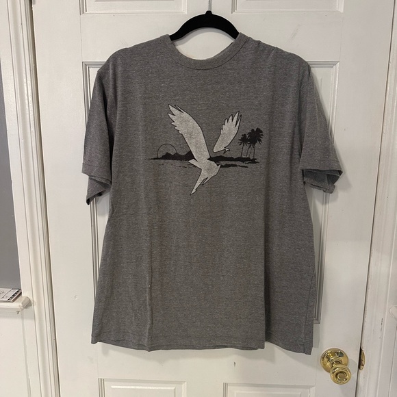 American Eagle men’s extra large T-shirts… One light blue one gray= one price - Picture 5 of 12